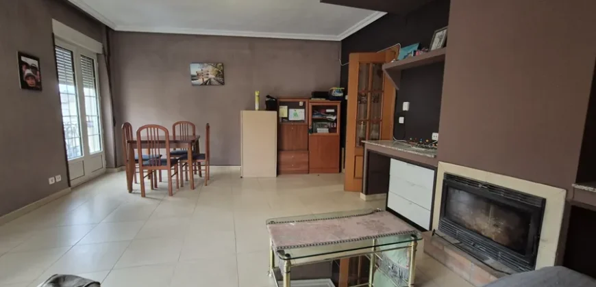 Chalet adosado de dos plantas