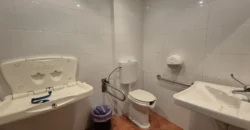 Hotel y restaurante en funcionamiento adaptable a casa particular.