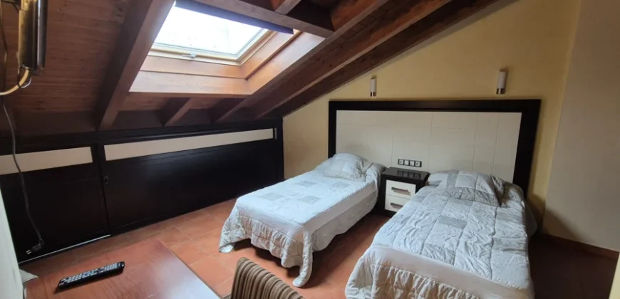 Hotel y restaurante en funcionamiento adaptable a casa particular.