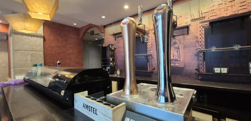 Hotel y restaurante en funcionamiento adaptable a casa particular.