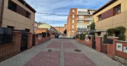 Chalet pareado en plena ciudad Chalet pareado en plena ciudad