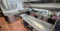 Hotel y restaurante en funcionamiento adaptable a casa particular.