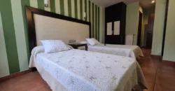 Hotel y restaurante en funcionamiento adaptable a casa particular.