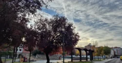 Chalet pareado en plena ciudad Chalet pareado en plena ciudad