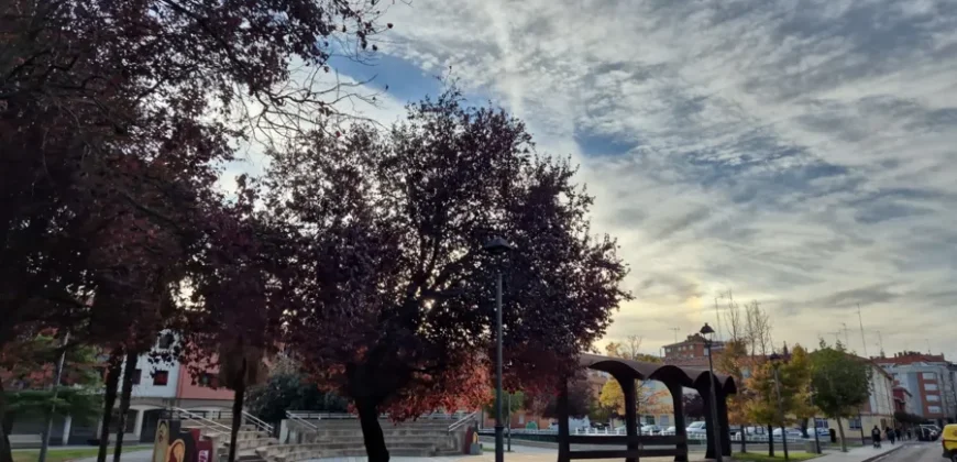 Chalet pareado en plena ciudad