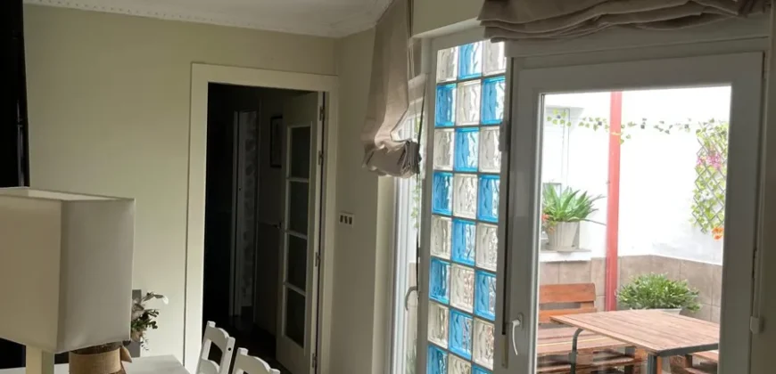 Chalet pareado en plena ciudad