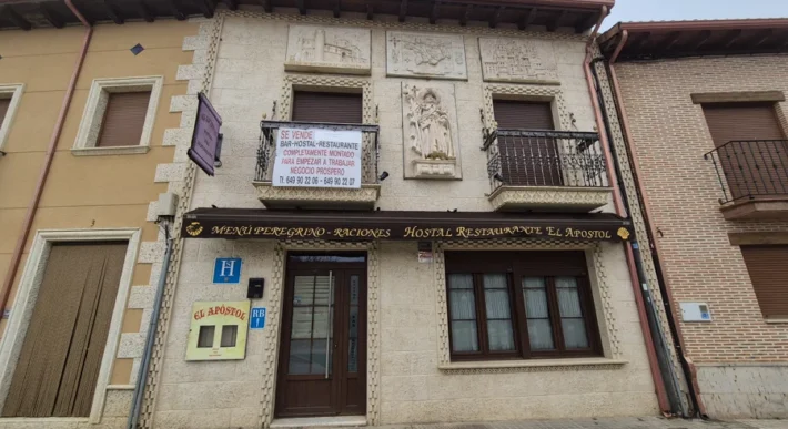 Hotel y restaurante en funcionamiento adaptable a casa particular.