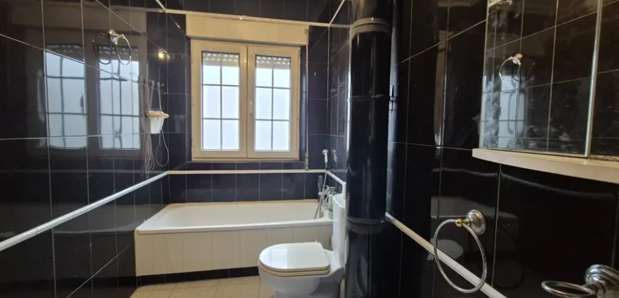 Chalet adosado de dos plantas