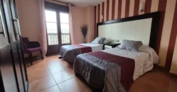 Hotel y restaurante en funcionamiento adaptable a casa particular.