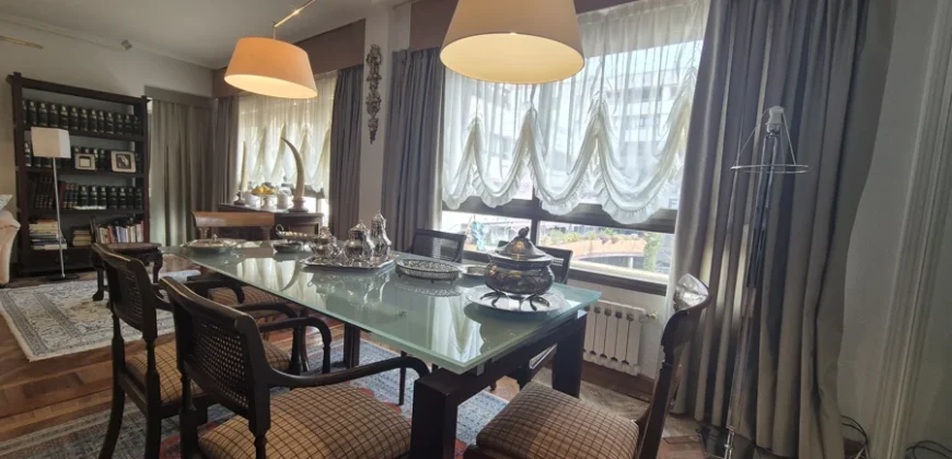 Piso céntrico de dos habitaciones con garaje