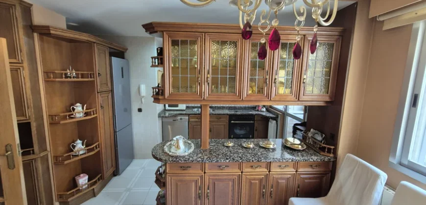 Piso céntrico de dos habitaciones con garaje