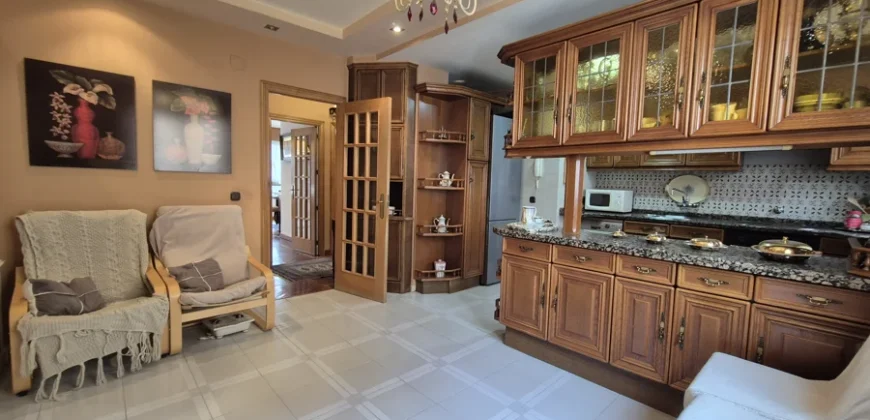 Piso céntrico de dos habitaciones con garaje