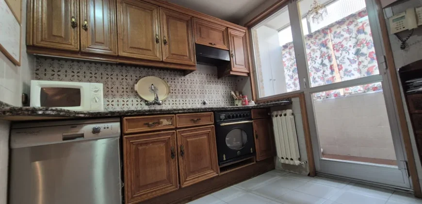 Piso céntrico de dos habitaciones con garaje