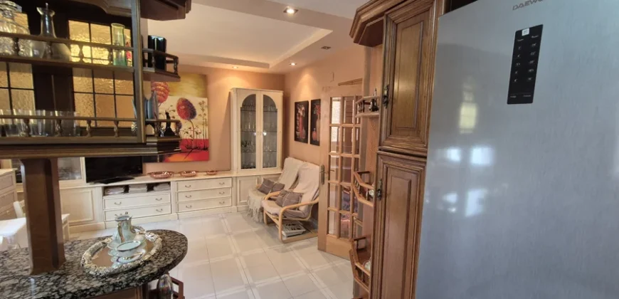 Piso céntrico de dos habitaciones con garaje