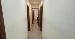 Piso céntrico de tres habitaciones y dos baños