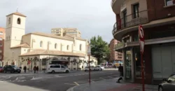 Piso céntrico de tres habitaciones y dos baños