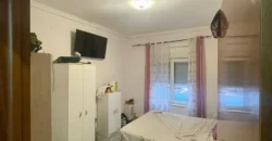 Piso céntrico de tres habitaciones y dos baños