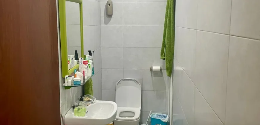 Piso céntrico de tres habitaciones y dos baños