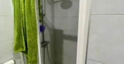 Piso céntrico de tres habitaciones y dos baños