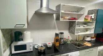 Piso céntrico de tres habitaciones y dos baños