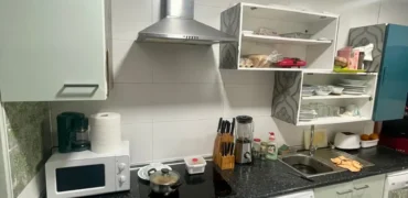 Piso céntrico de tres habitaciones y dos baños