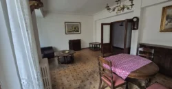 Piso de cinco habitaciones y dos baños para reformar