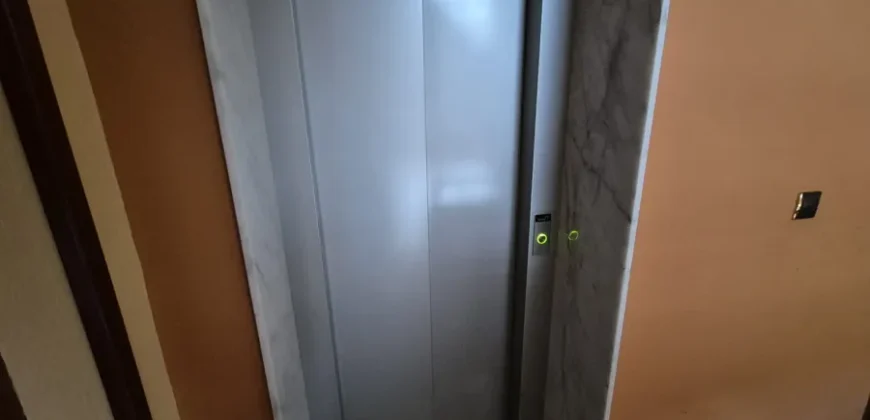 Piso de cinco habitaciones y dos baños para reformar