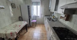 Chalet pareado de dos plantas con patio