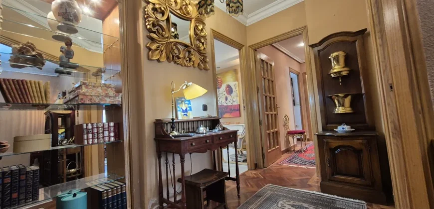 Piso céntrico de dos habitaciones con garaje