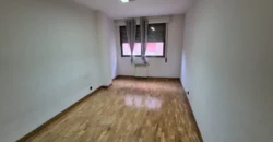 Piso céntrico de tres habitaciones y dos baños con garaje Piso céntrico de tres habitaciones y dos baños con garaje