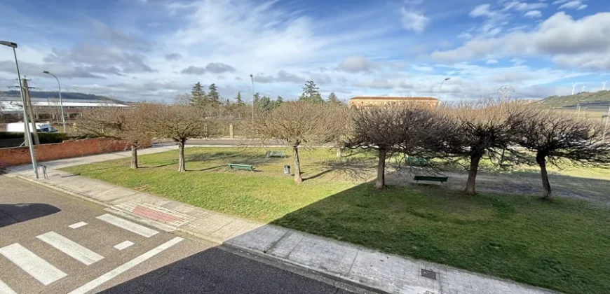 Piso de tres habitaciones con garaje