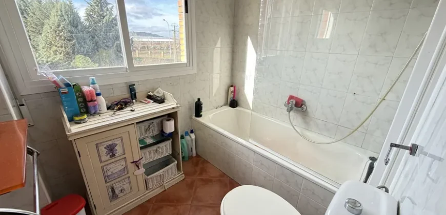 Piso de tres habitaciones con garaje