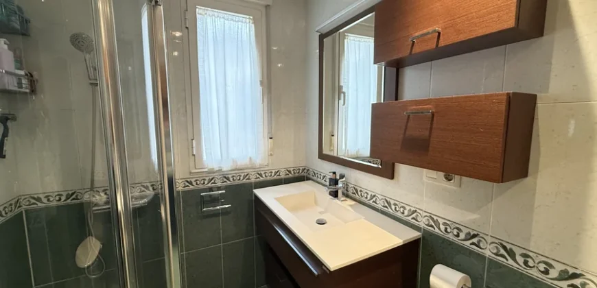 Ático de dos habitaciones con garaje