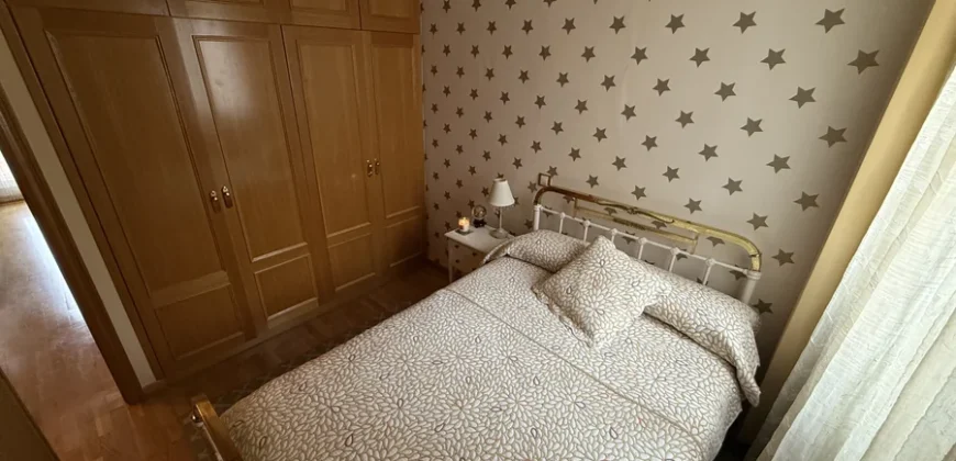 Ático de dos habitaciones con garaje