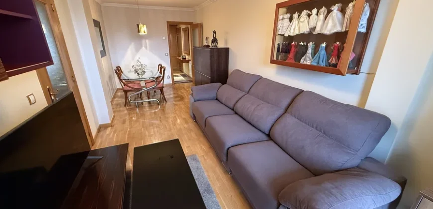 Ático de dos habitaciones con garaje