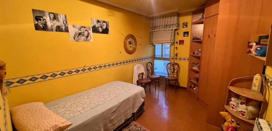 Piso de tres habitaciones en pleno centro