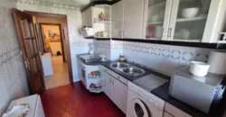 Piso de tres habitaciones dos baños y plaza de garaje