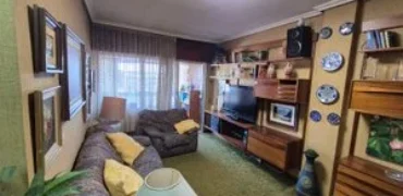 Piso de tres habitaciones dos baños y plaza de garaje