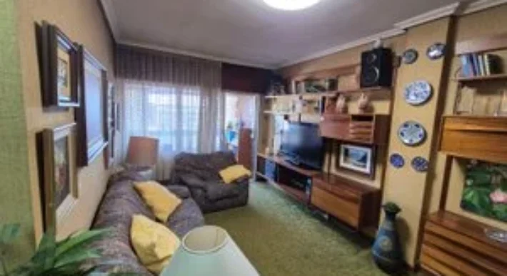 Piso de tres habitaciones dos baños y plaza de garaje