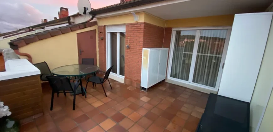 Ático de dos habitaciones con garaje