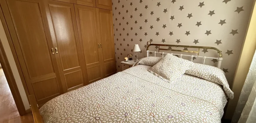 Ático de dos habitaciones con garaje