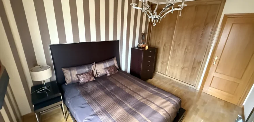 Ático de dos habitaciones con garaje