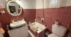 Piso céntrico de cuatro habitaciones Piso céntrico de cuatro habitaciones