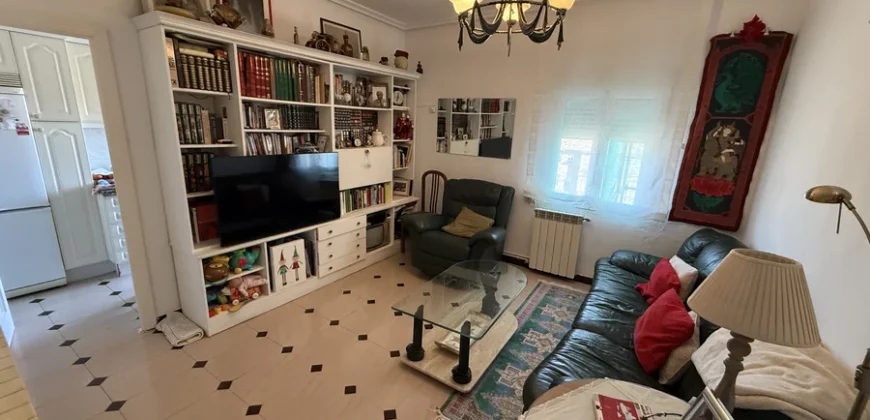 Piso céntrico de cuatro habitaciones