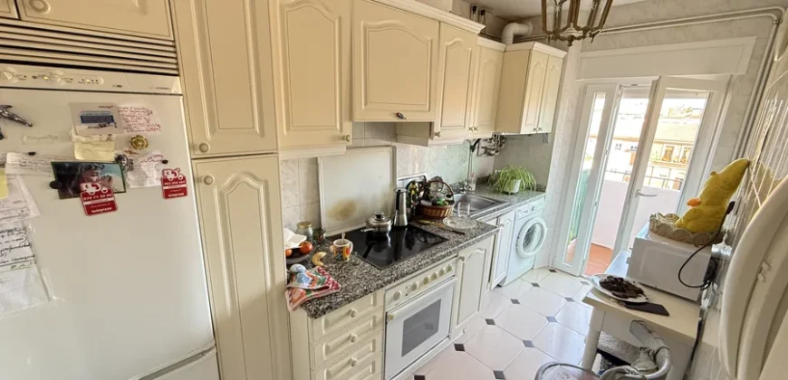 Piso céntrico de cuatro habitaciones