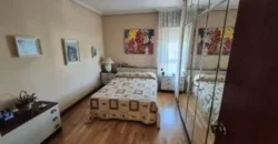 Piso de tres habitaciones dos baños y plaza de garaje