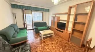 Piso céntrico de cuatro habitaciones y dos baños