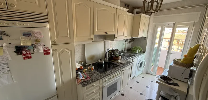 Piso céntrico de cuatro habitaciones