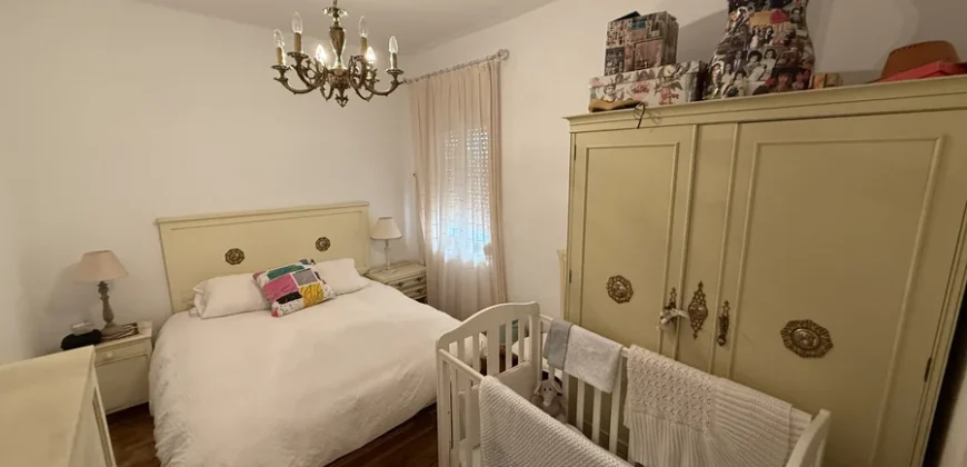 Piso céntrico de cuatro habitaciones