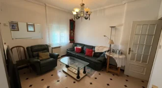 Piso céntrico de cuatro habitaciones Piso céntrico de cuatro habitaciones